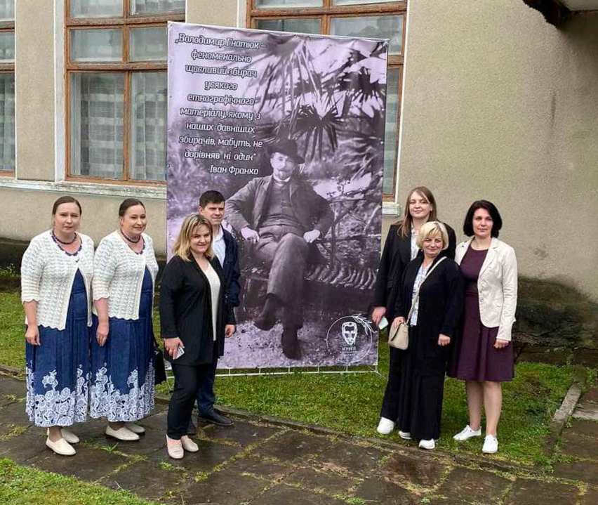 Викладачі кафедри української та зарубіжної літератур і методик їх навчання у с.Велеснів